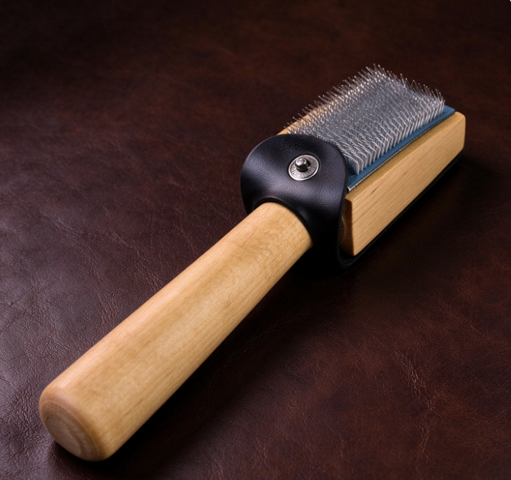 Wire Shoe Brush with Wooden Handle | Leather Sleeve Attachment | Deep-Cleaning Brush for Shoe Uppers
